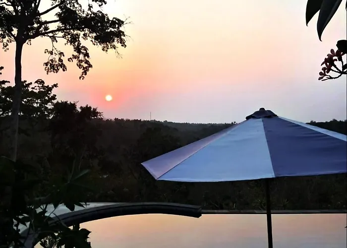 Kubuhill Sunset Toyapakeh