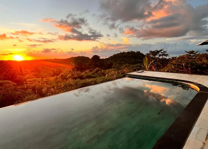 Kubuhill Sunset Toyapakeh